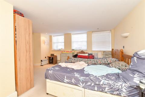 2 bedroom ground floor flat for sale, Springwell, Havant, Hampshire