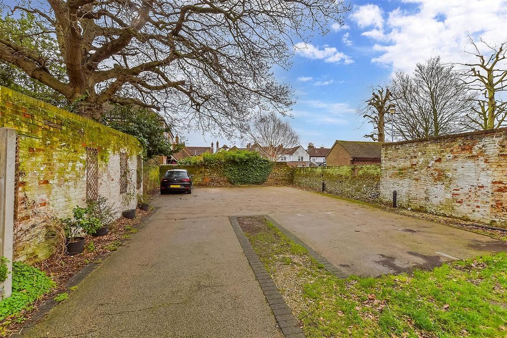 Driveway/Parking
