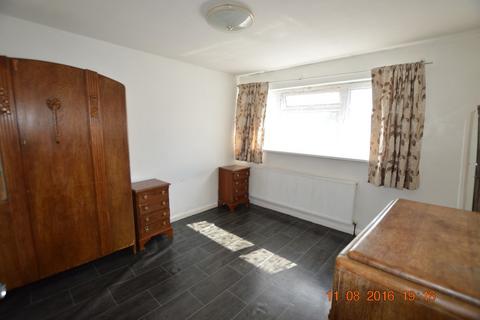 Clark Way, 1st Floor Flat