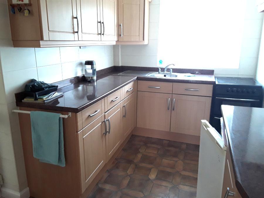 Ashtree Bank Rugeley, WS15 1HN 3 bed semidetached house £650 pcm (£