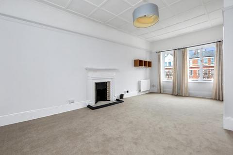 undefined, Belsize Grove, Belsize Park, NW3