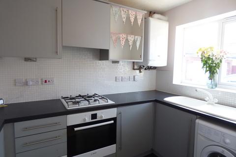 2 bedroom terraced house to rent, Oak Avenue, Hampton Hargate, Peterborough, Cambridgeshire. PE7 8FR