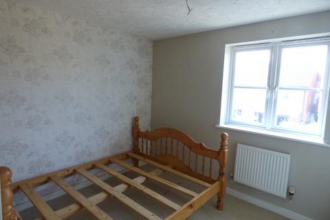 2 bedroom terraced house to rent, Oak Avenue, Hampton Hargate, Peterborough, Cambridgeshire. PE7 8FR