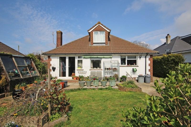 Heath Road, Hordle, Lymington 3 bed chalet £415,000