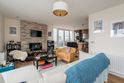 2 bedroom flat to rent, Kimmerghame Place, Fettes, Edinburgh, EH4