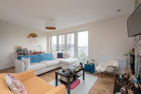 2 bedroom flat to rent, Kimmerghame Place, Fettes, Edinburgh, EH4