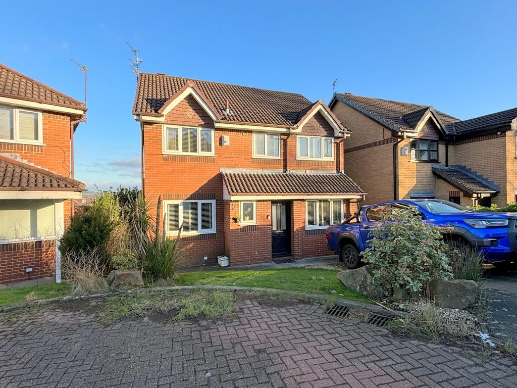 Bidston Close, Bury, BL8 2UN 4 bed detached house to rent £1,495 pcm