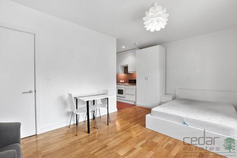 Studio to rent, Cavendish Road, Kilburn NW6