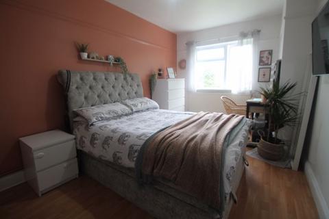 2 bedroom apartment to rent, Heath Court Park Road, Uxbridge, UB8