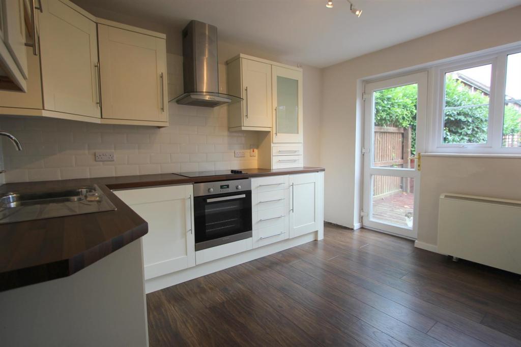 Marske Grove, Darlington 3 bed semidetached house £100,000