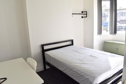 4 bedroom house share to rent, Crofton Street, Rusholme, Manchester