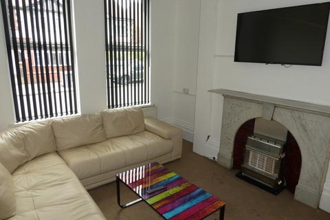 4 bedroom end of terrace house to rent, Longford Place, Victoria Park, Manchester