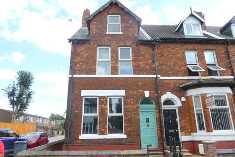 4 bedroom end of terrace house to rent, Longford Place, Victoria Park, Manchester