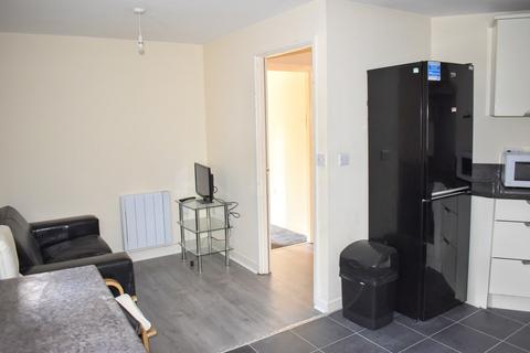 3 bedroom apartment to rent, Victoria Groves, Grove Village