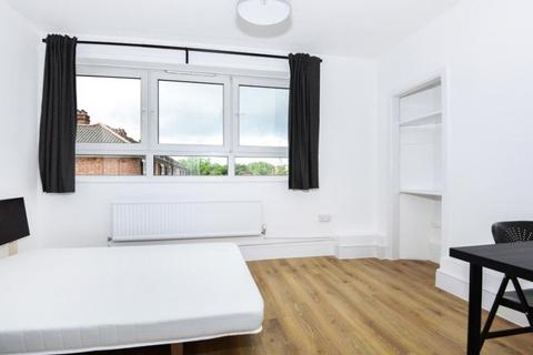 4 bedroom terraced house to rent, Milford Street, Salford