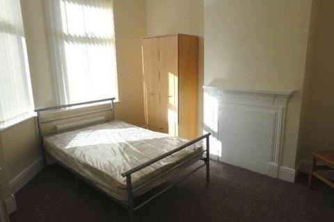3 bedroom terraced house to rent, Redruth Street, Fallowfield, Manchester