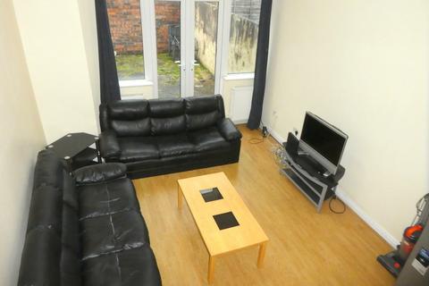 6 bedroom terraced house to rent, Scarsdale Road, Victoria Park, Manchester