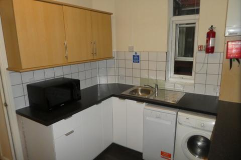 6 bedroom terraced house to rent, Scarsdale Road, Victoria Park, Manchester