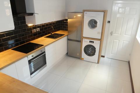 4 bedroom terraced house to rent, Upper West Grove, Victoria Park, Manchester