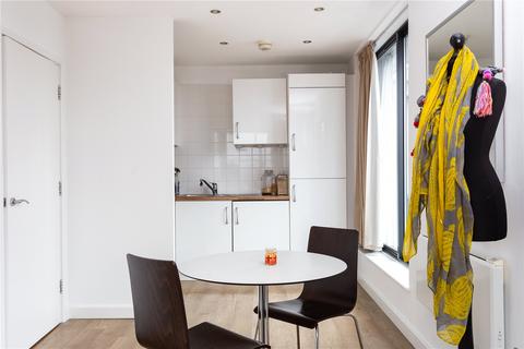 Penthouse to rent, Carillon Court, 41 Greatorex Street, London, E1