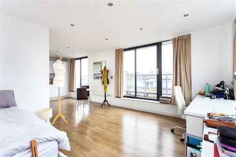 Penthouse to rent, Carillon Court, 41 Greatorex Street, London, E1