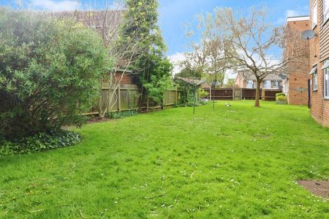 28 Tithe Court, Slough, SL3 8AS