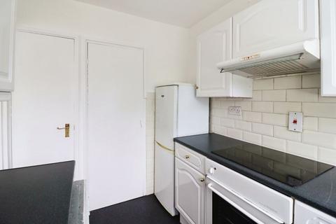 28 Tithe Court, Slough, SL3 8AS