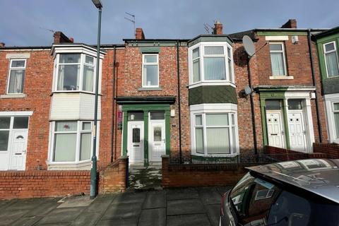 3 bedroom flat to rent, Northcote Street, South Shields