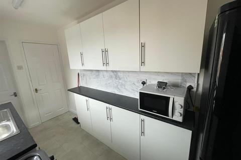 3 bedroom flat to rent, Northcote Street, South Shields