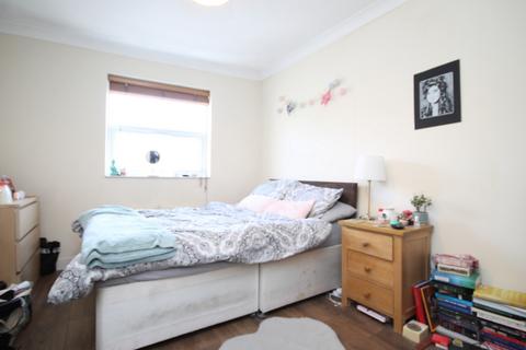 2 bedroom flat to rent, Castlehaven Road, Camden, NW1