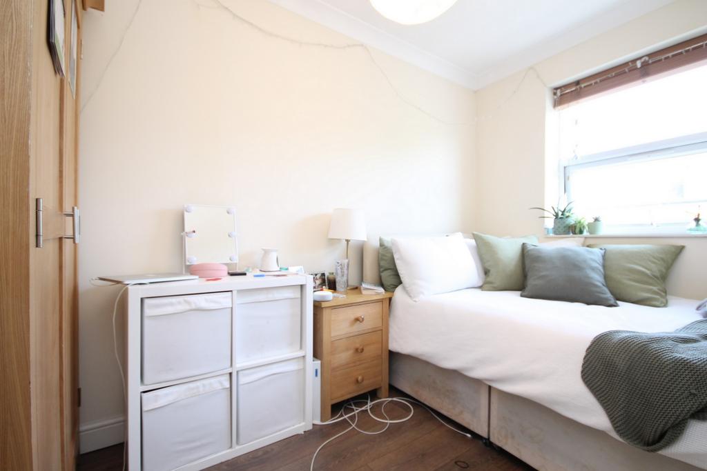 Bedroom2