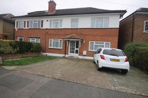 1 bedroom in a house share to rent, Dale Drive, Hayes UB4