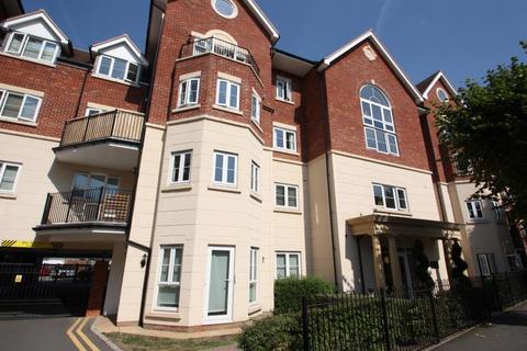 2 bedroom flat to rent, Rosemount Point, W Byfleet KT14 6BD