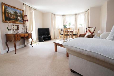 2 bedroom flat to rent, Rosemount Point, W Byfleet KT14 6BD