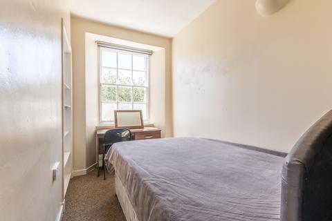 3 bedroom flat to rent - West Richmond Street Edinburgh EH8 9DZ United Kingdom