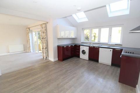 3 bedroom detached house to rent, Princes Way, Brentwood CM13