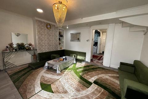 3 bedroom flat to rent, Keith House, Carlton Vale, NW6