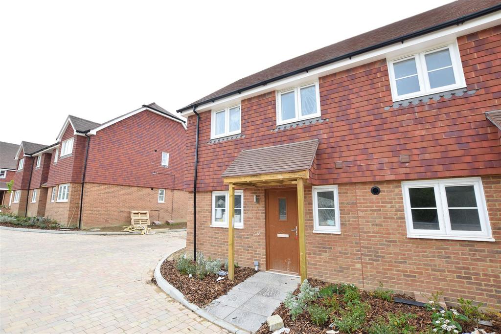 Rock Lane, Hastings 3 bed end of terrace house £280,000