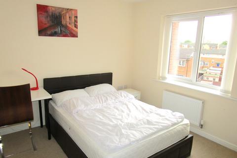 2 bedroom apartment to rent, Stockport Road, Manchester