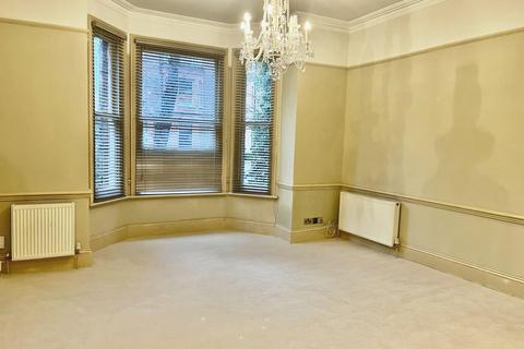 1 bedroom apartment to rent, Netherhall Gardens, Hampstead, NW3