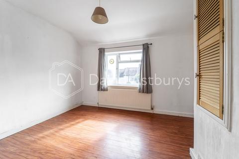 undefined, Hill Road, Muswell Hill, London