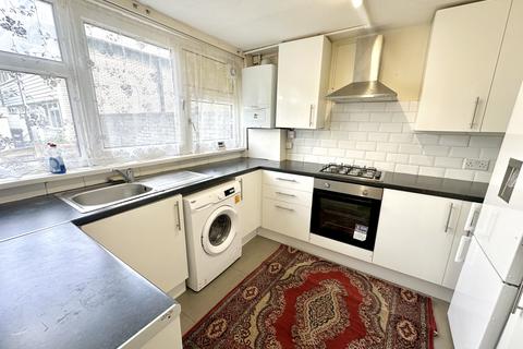 undefined, Ferraro Close, Hounslow, Middlesex, TW5