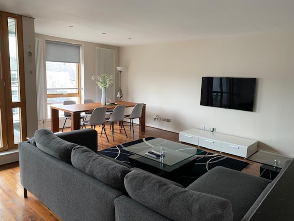 Lounge Dining