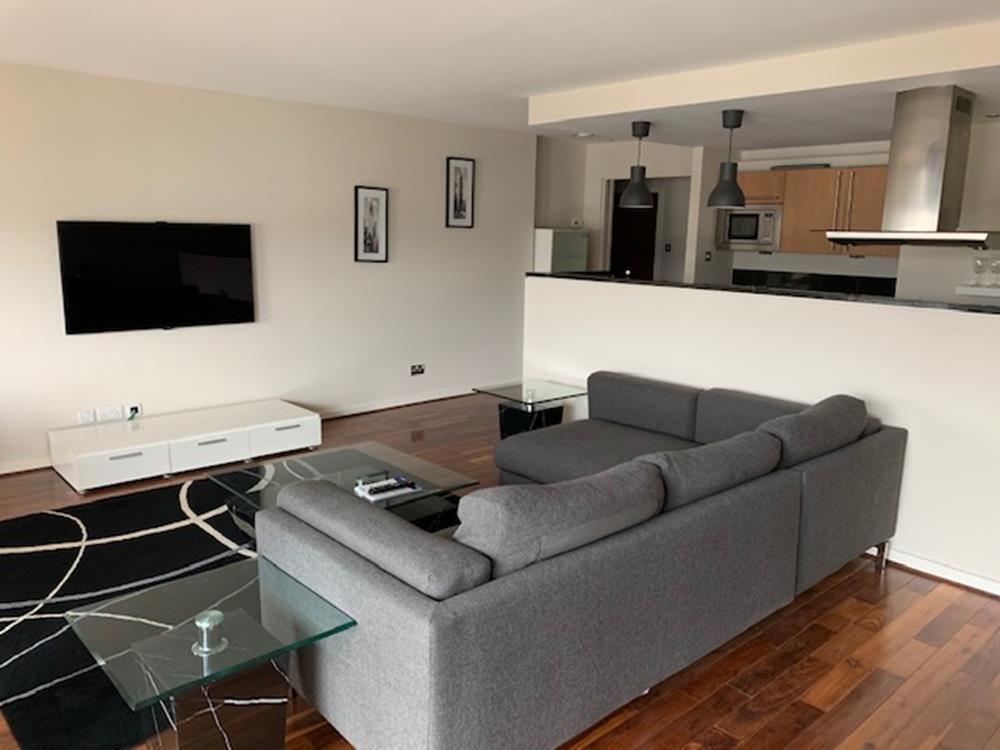 Lounge Kitchen