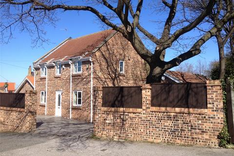 3 bedroom detached house to rent, Woodgarth, Eston