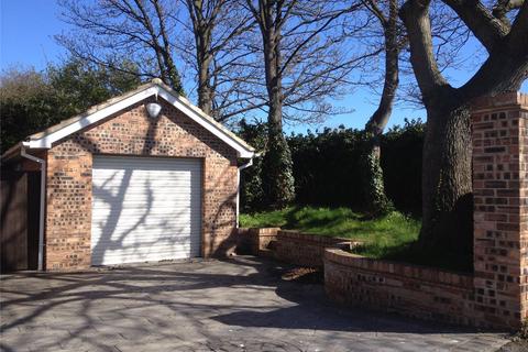 3 bedroom detached house to rent, Woodgarth, Eston