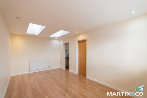2 bedroom flat to rent, Anderson Court, Anderson Road, Bearwood, B66