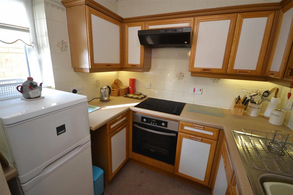 Court, Stamford 1 bed apartment £75,000