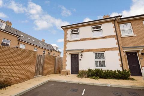 3 bedroom end of terrace house to rent, Loder Lane, Salisbury