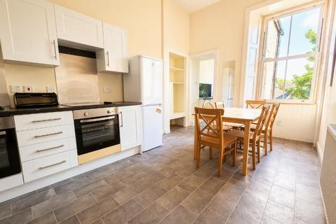 6 bedroom flat to rent, Polwarth Gardens, Polwarth, Edinburgh, EH11
